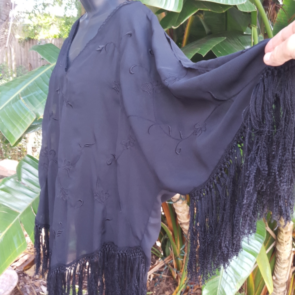 - Fringe top - Picture 3 of 5